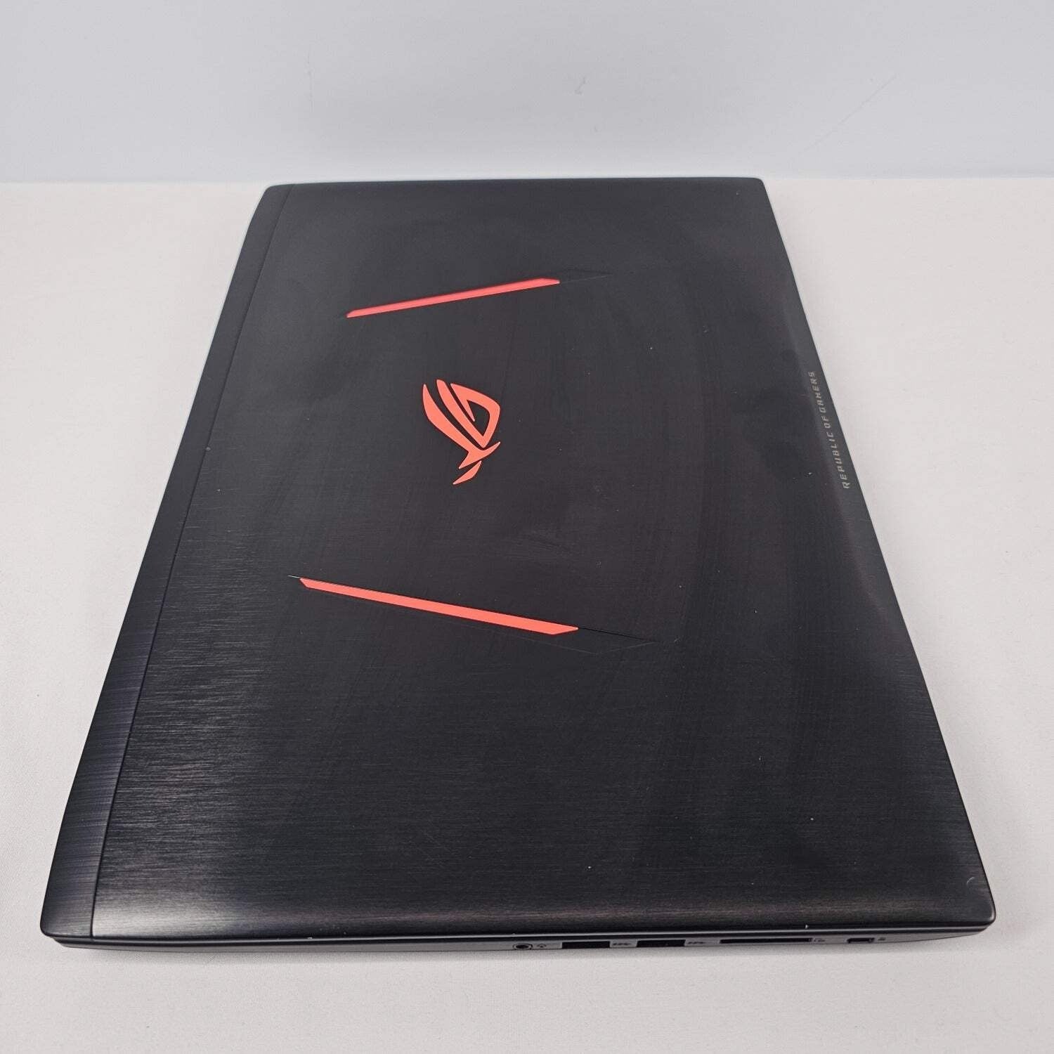 Asus ROG Strix GL502V 15.6 Asus ROG Strix GL502V 15.6