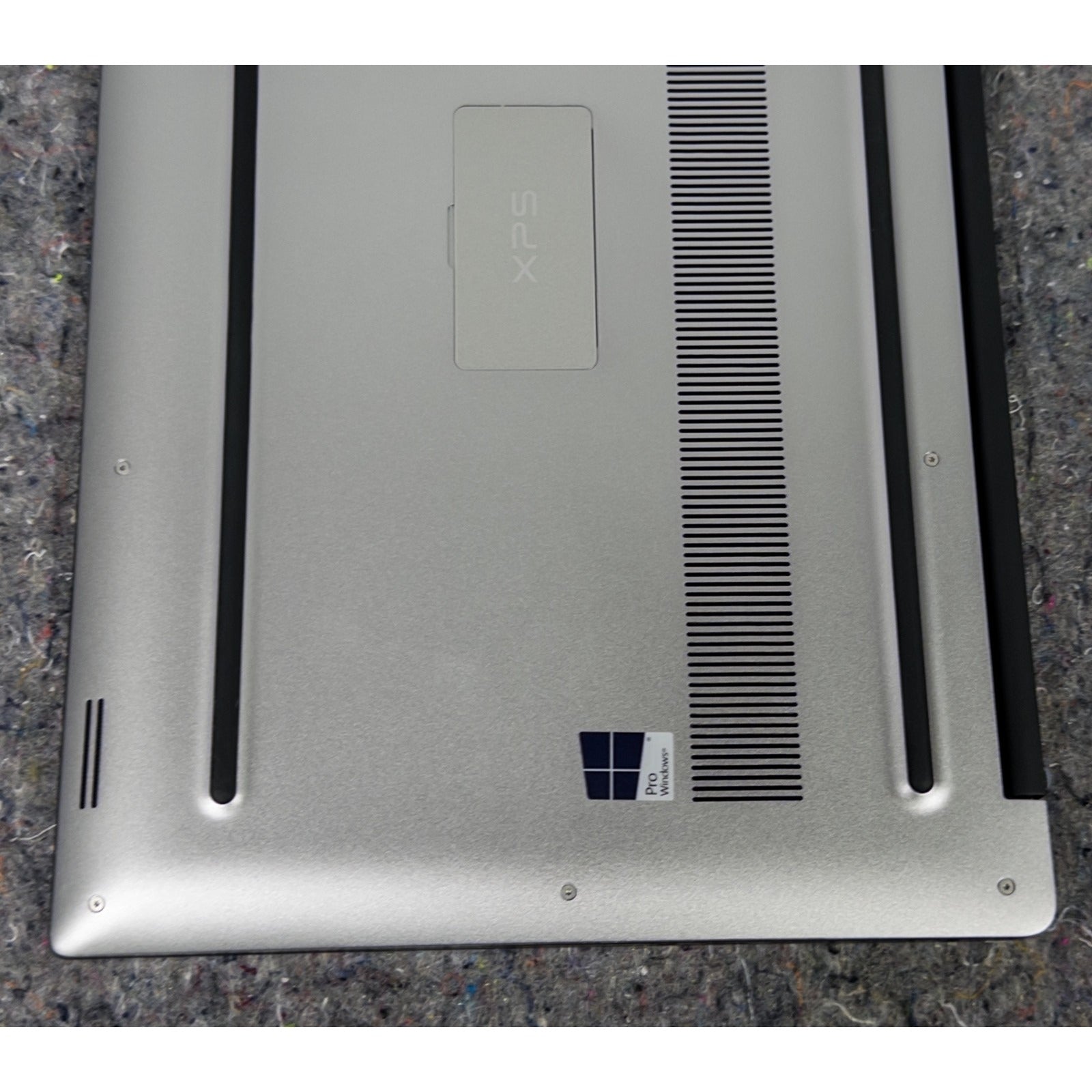 Dell XPS 15 9560 Intel Core i7-7700HQ 15.6