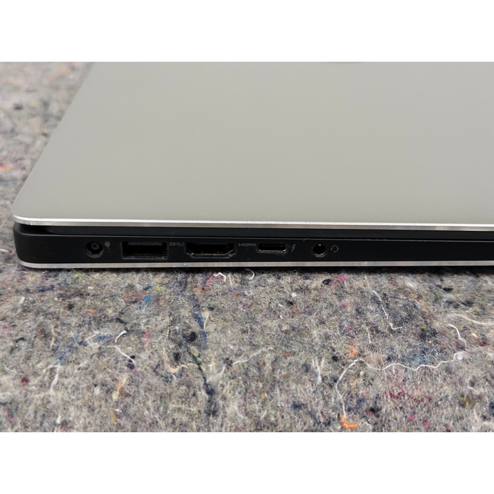 Dell XPS 15 9560 Intel Core i7-7700HQ 15.6