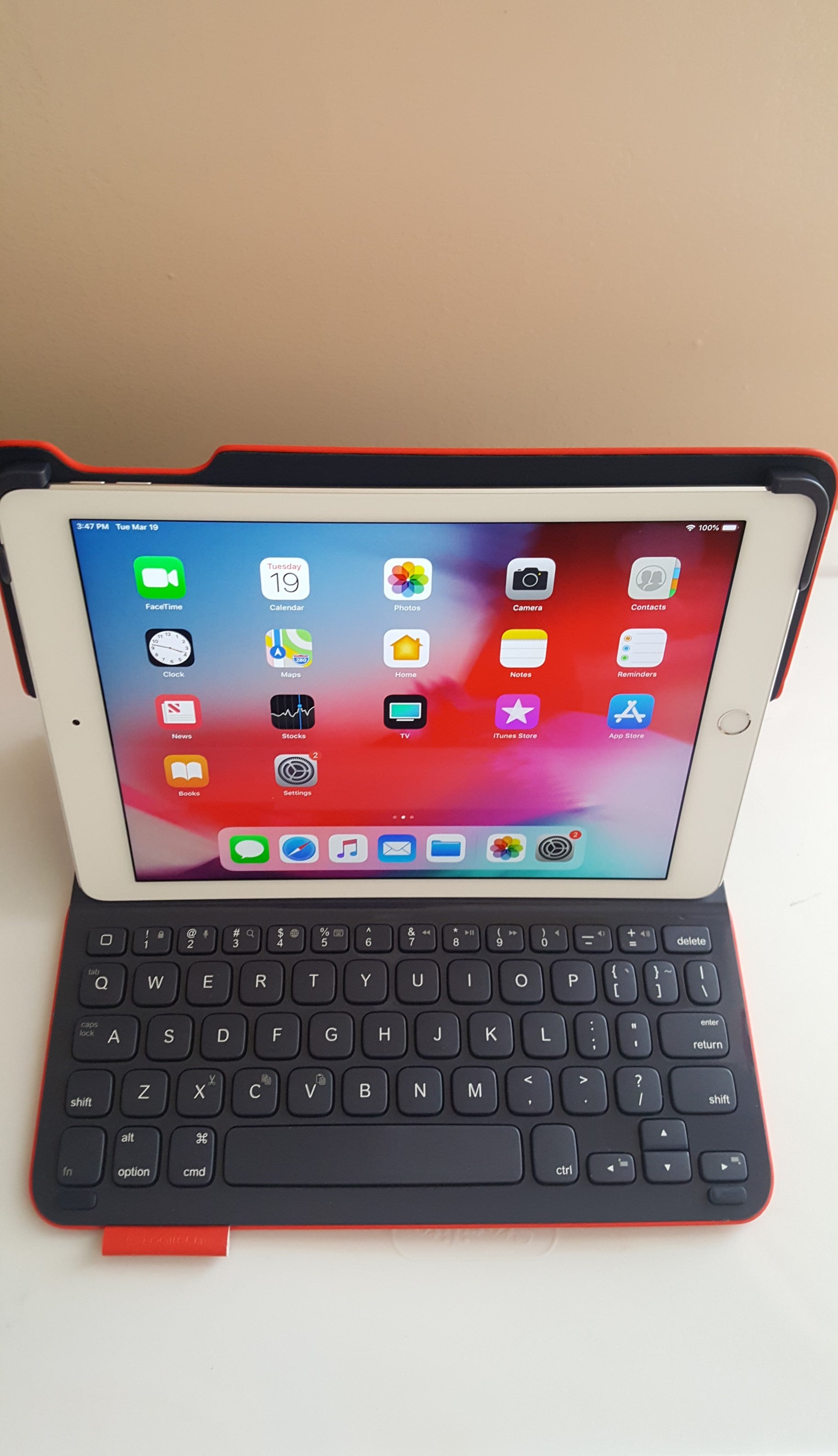 Logitech Ultrathin Keyboard Folio, Mars Red For iPad Air 1, Air 2