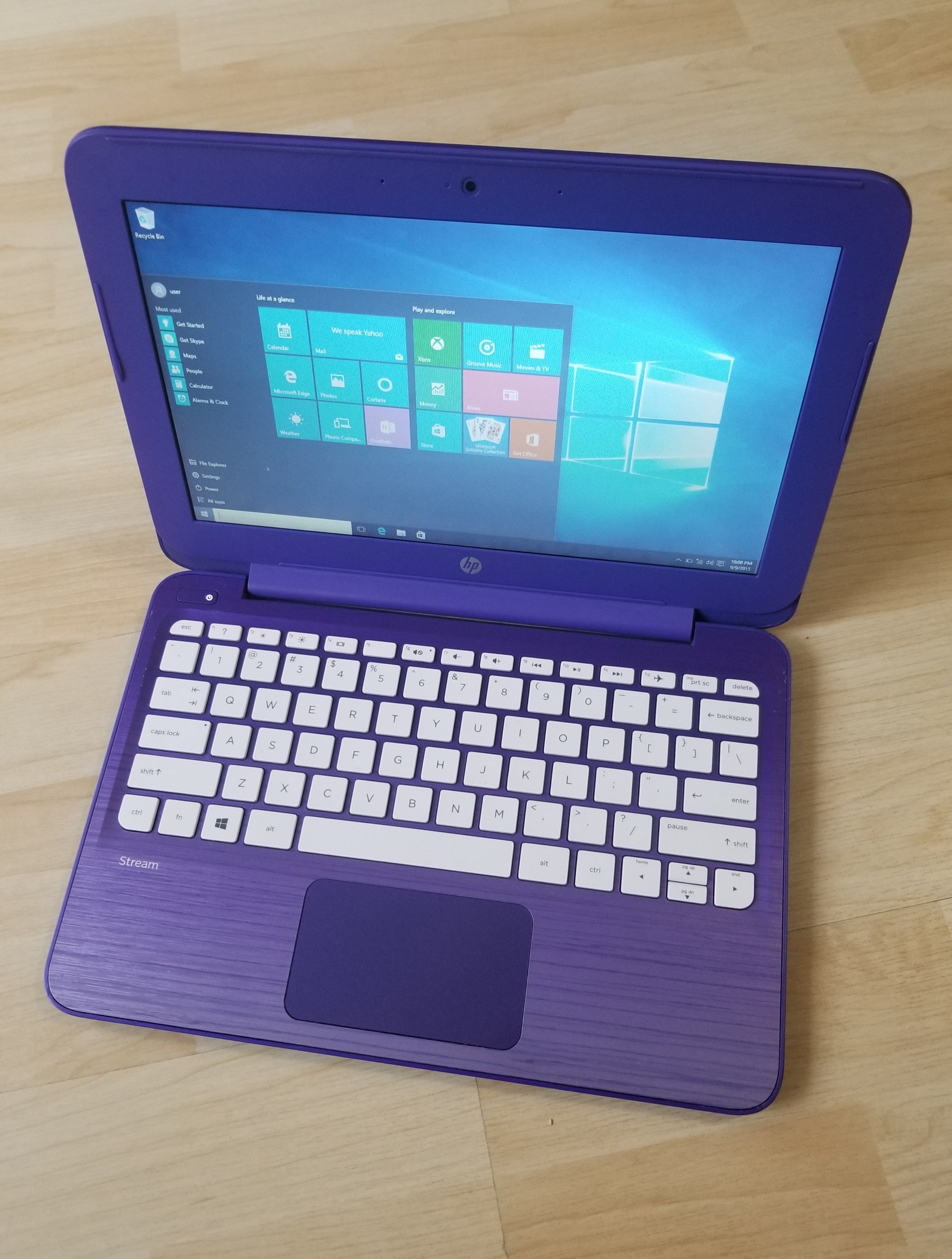 Outlet Purple HP Stream Laptop