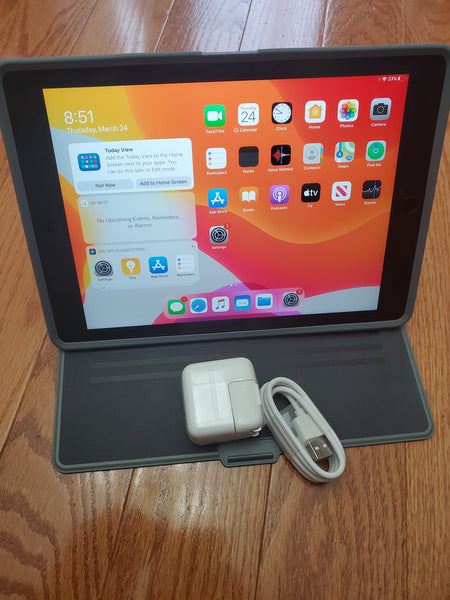 Apple iPad Air 2, 2nd Generation, 9.7in (128GB) Wi-Fi Retina Siri - iOS 15 Tablet + Case + Charger Apple iPad Air 2, 2nd Generation, 9.7in (128GB) Wi-Fi Retina Siri - iOS 15 Tablet + Case + Charger