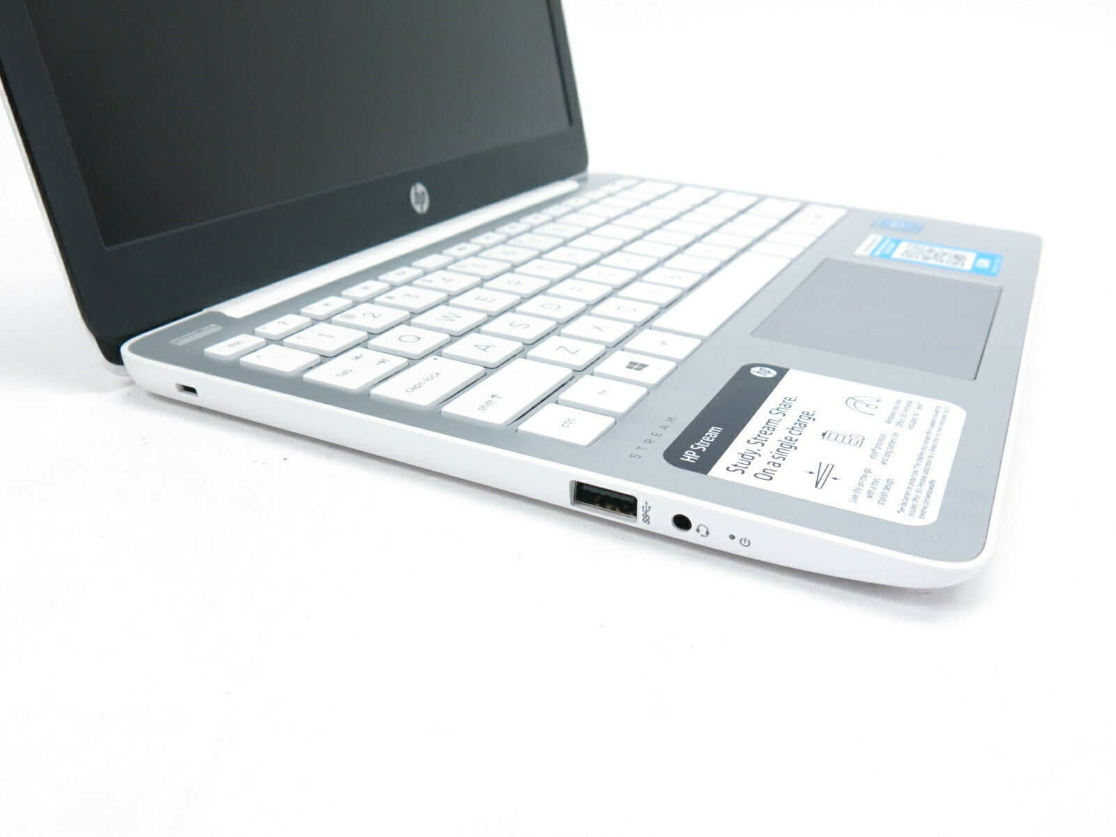 HP Stream 11 authentic Laptop in White 32 gb