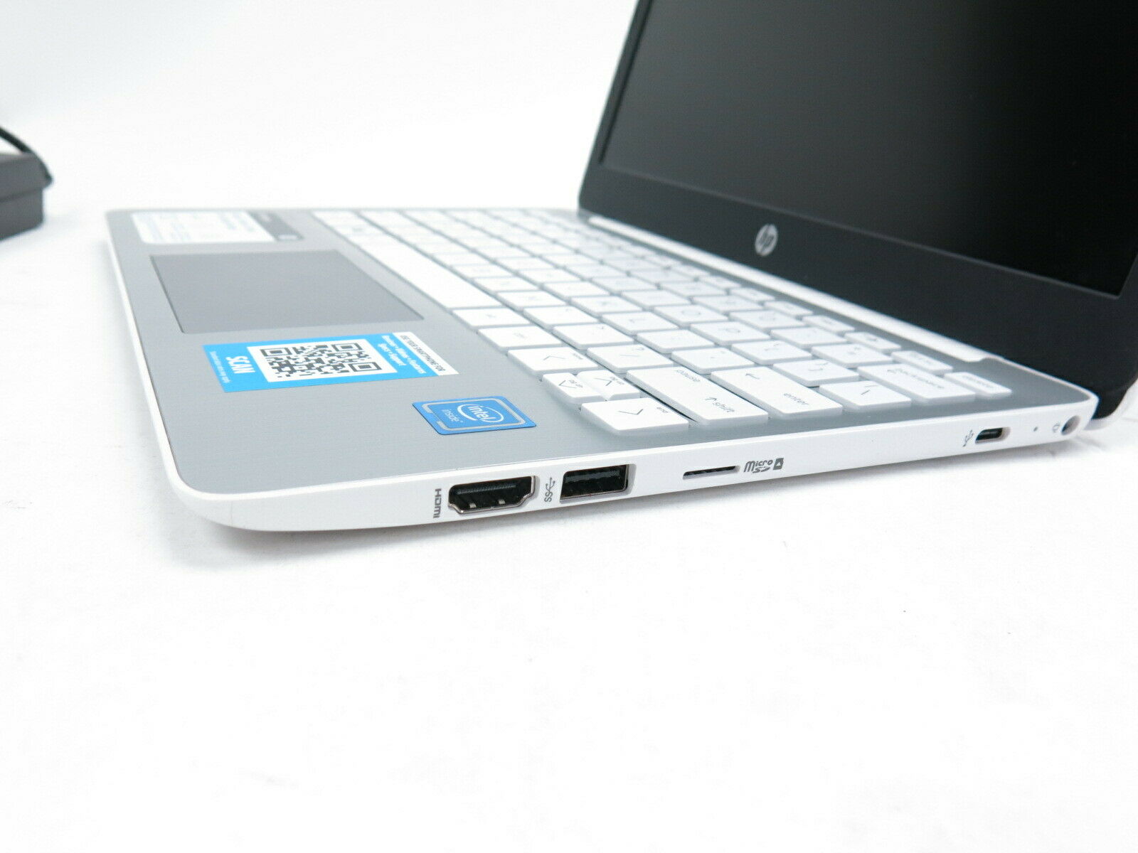 HP Stream 11-ak0012dx, high quality 11.6 inch (32GB, Intel Celeron N, 1.10GHz, 4GB) Notebook