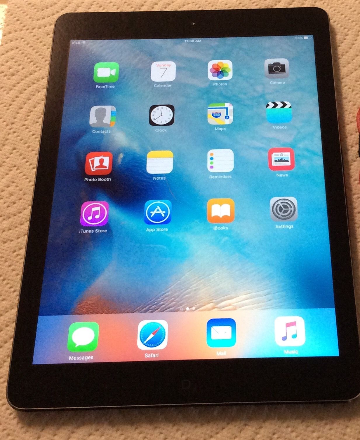 Ipad air 1 16gb 9.7in WIFI store huge bundle