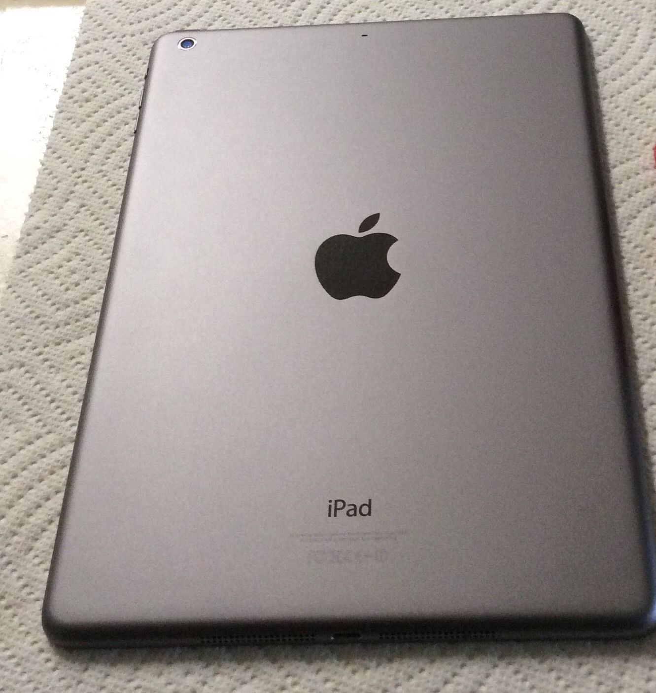 Apple iPad shops Air 1st Generation 16GB in Space Gray